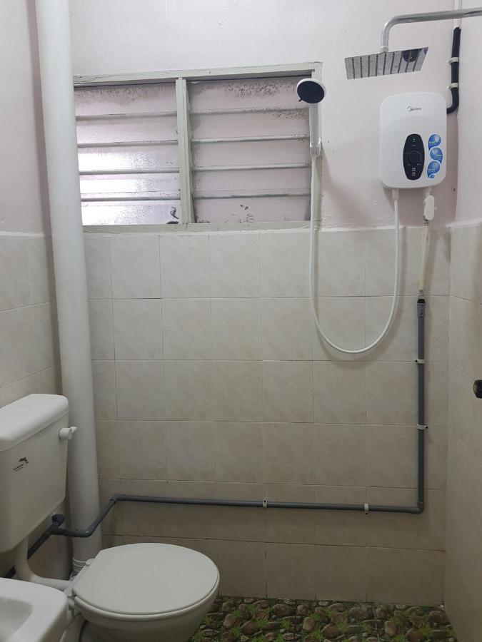 Oyo Home 90250 Sutera Wangi 3Bhk Apartment Ayer Keroh Exterior foto