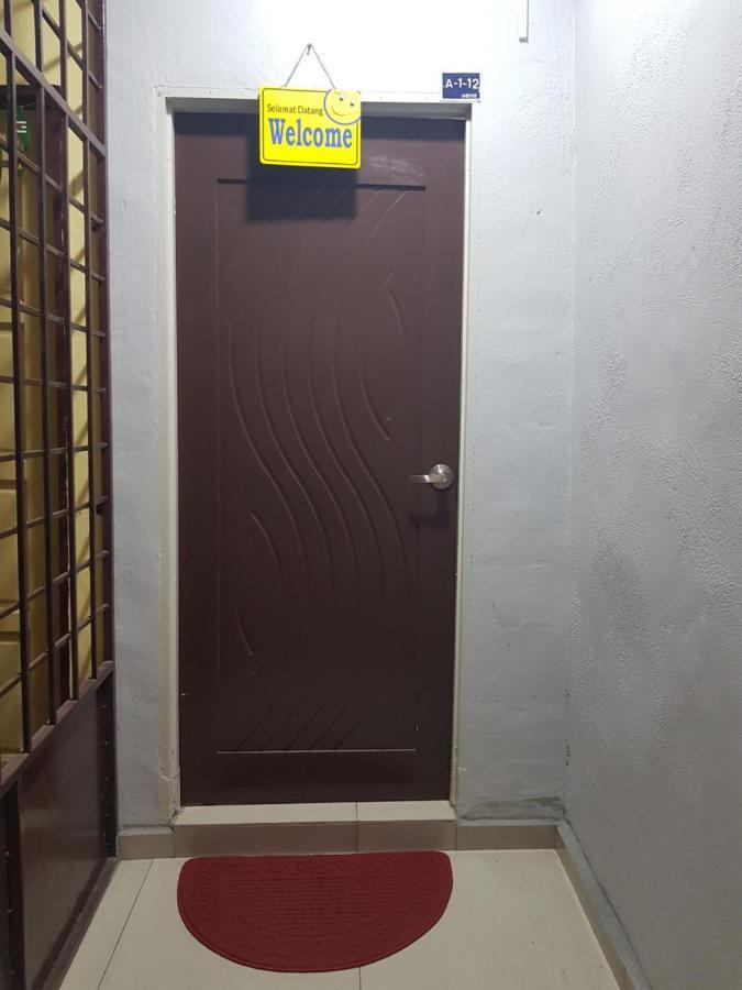 Oyo Home 90250 Sutera Wangi 3Bhk Apartment Ayer Keroh Exterior foto